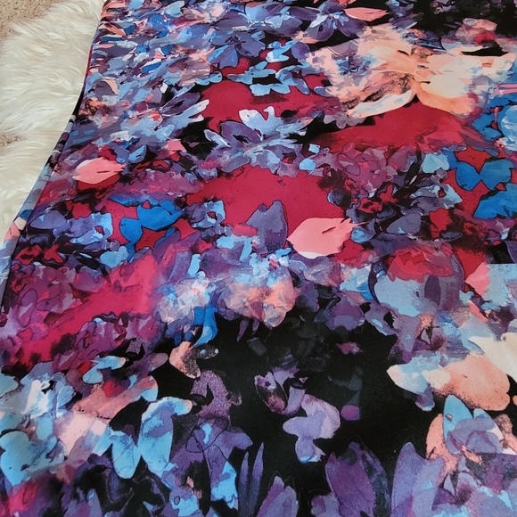 Dress - Picture 9 of 10